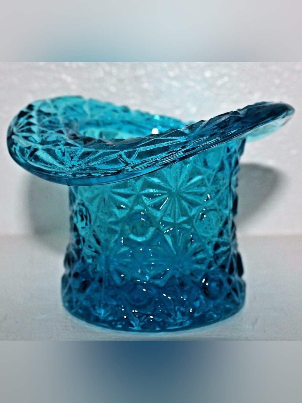 VINTAGE 50-60's FENTON DAISY&BUTTON CARIBBEAN BLUE GLASS TOPHAT TOOTHPICK VASEE